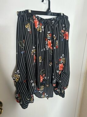Off-shoulder Black Floral Striped Top